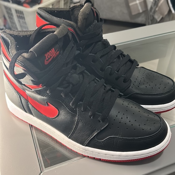 AIR JORDAN 1’S CMFT WOMANS SIZE 10 - Picture 3 of 13